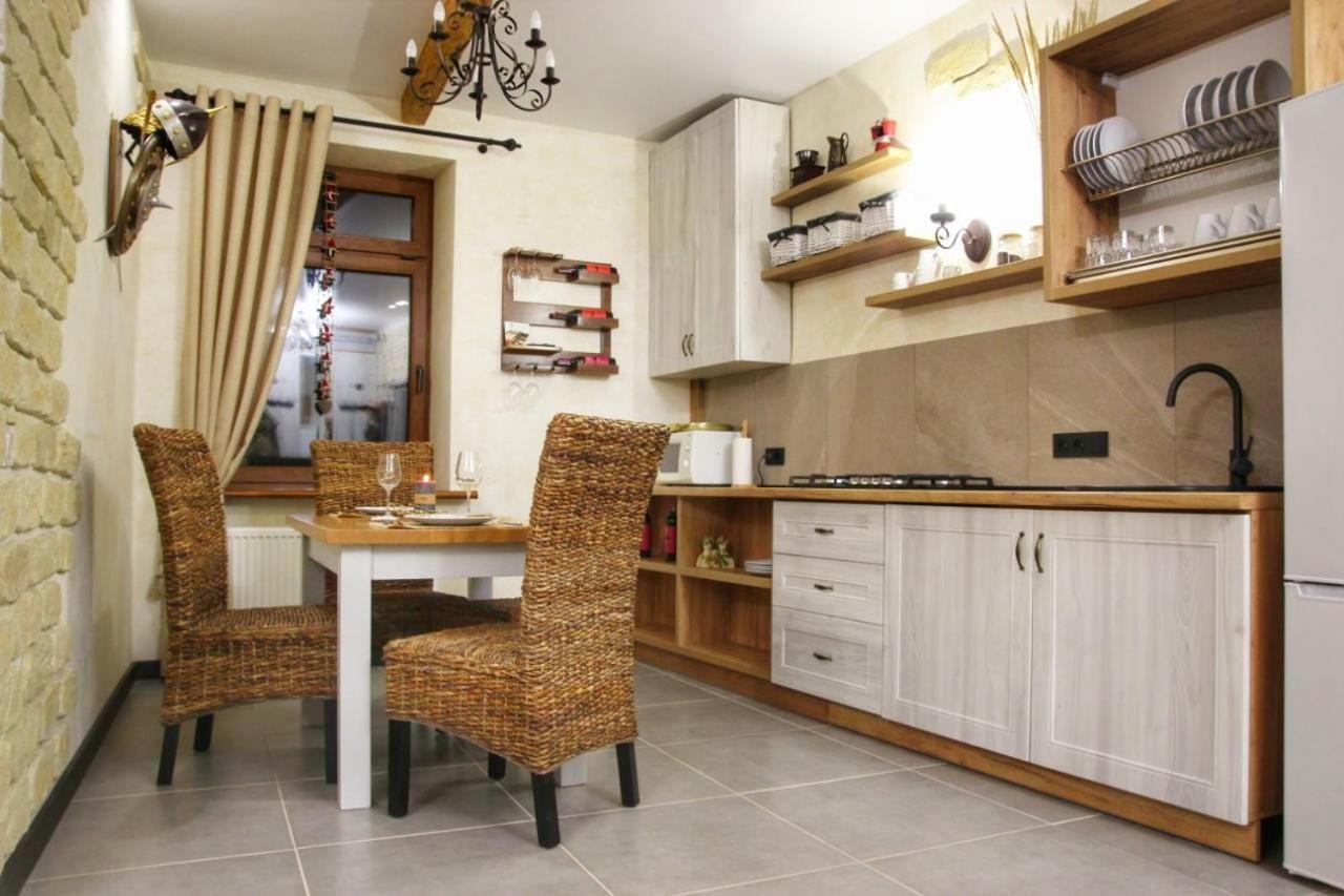 Гетьманські Палати , Старе Місто, 2 Спальні, Балкон-Тераса , 85 М Кв 카미야네치포딜시키 외부 사진